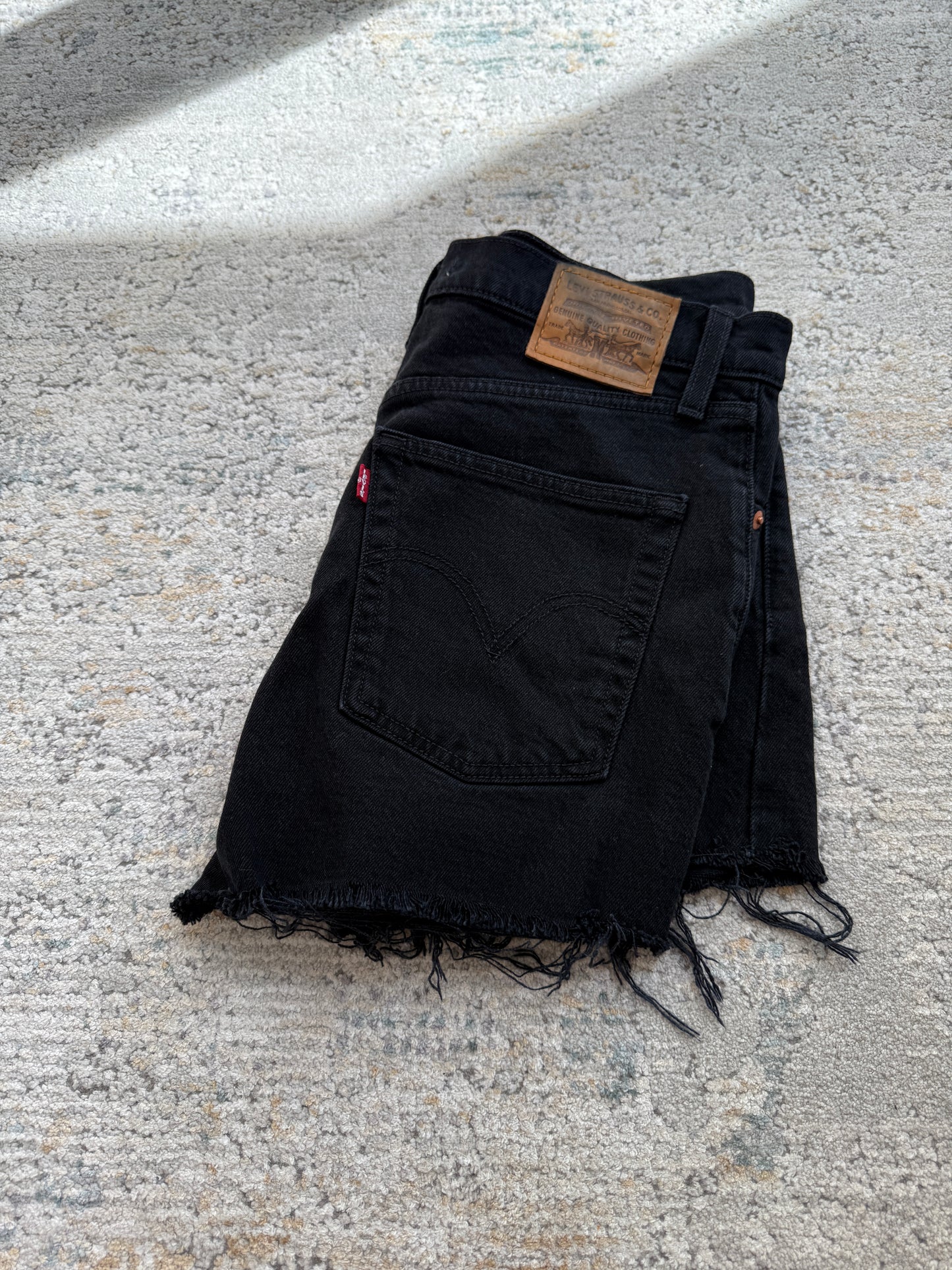 Levi’s 501 Ribcage Shorts (M)