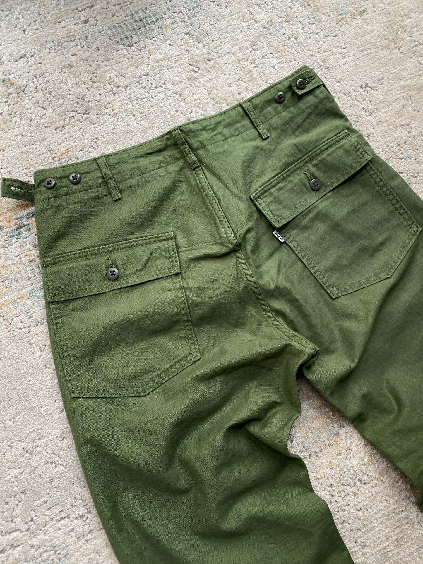 Levi’s Straight Pant (W32 L32)