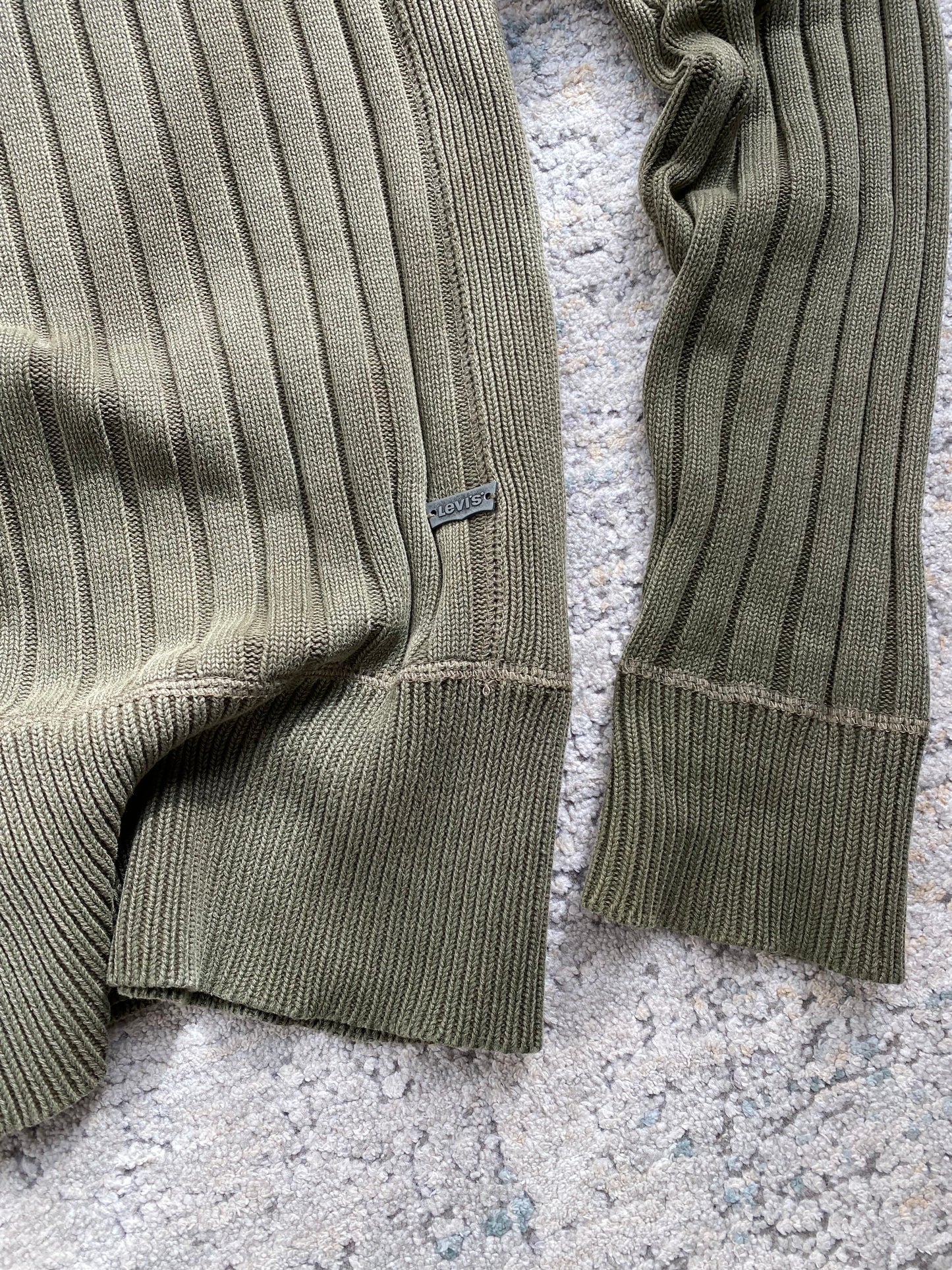 Levi’s Vintage Sweater (L)