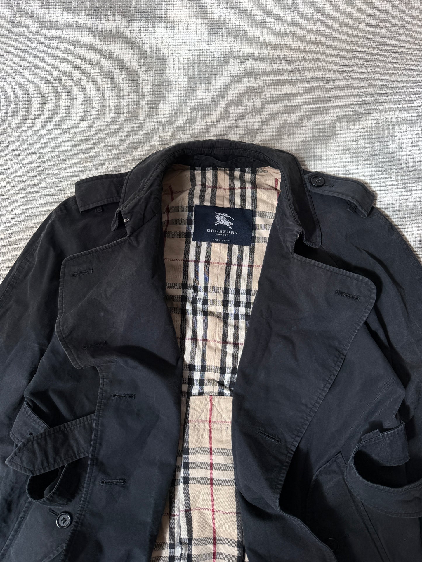 Burberry Vintage Classic Trench Coat – Nova Check Lining (Made in England)-(Women’s M)