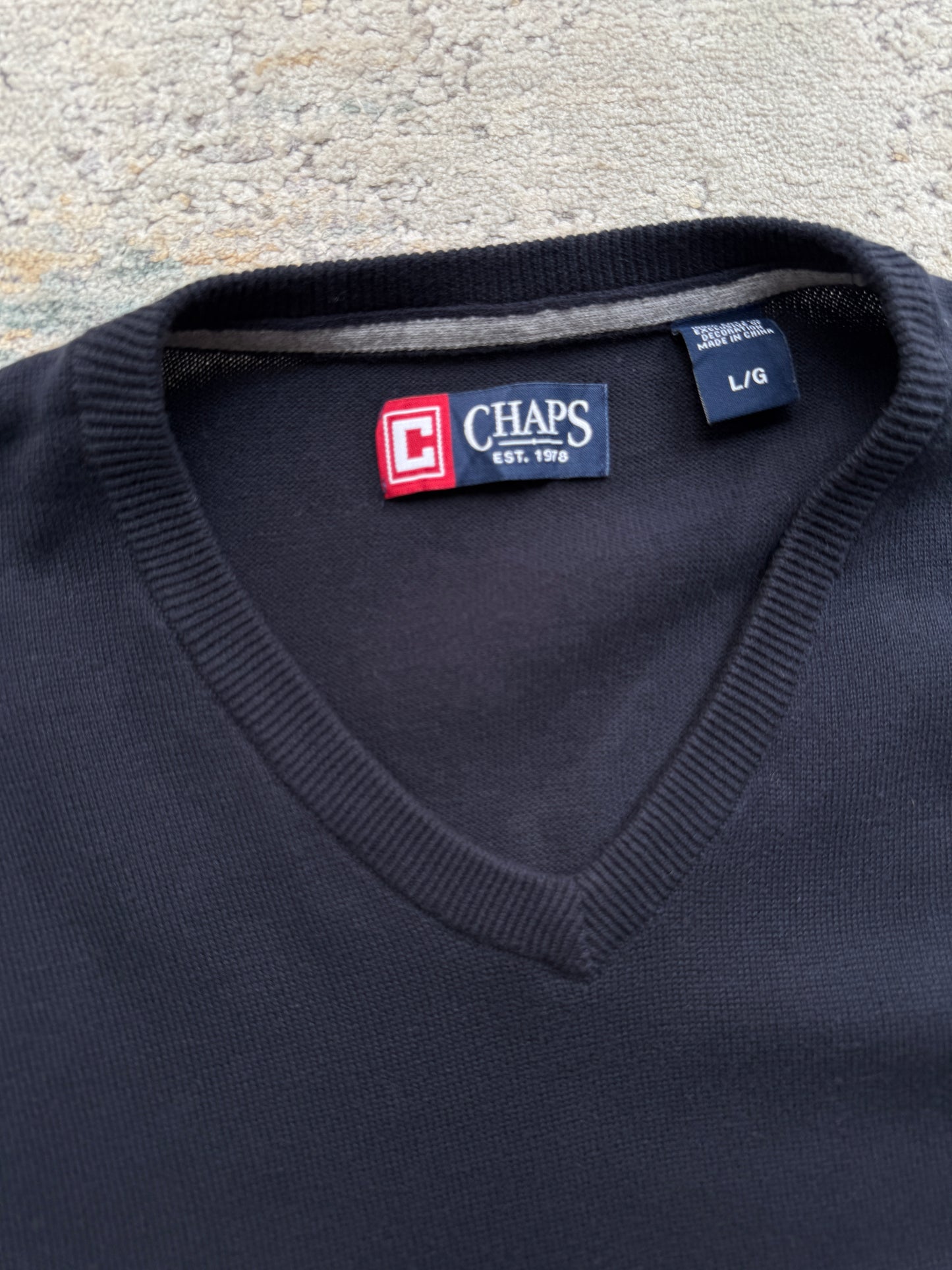 Chaps Classic Solid V-Neck Sweater (L)