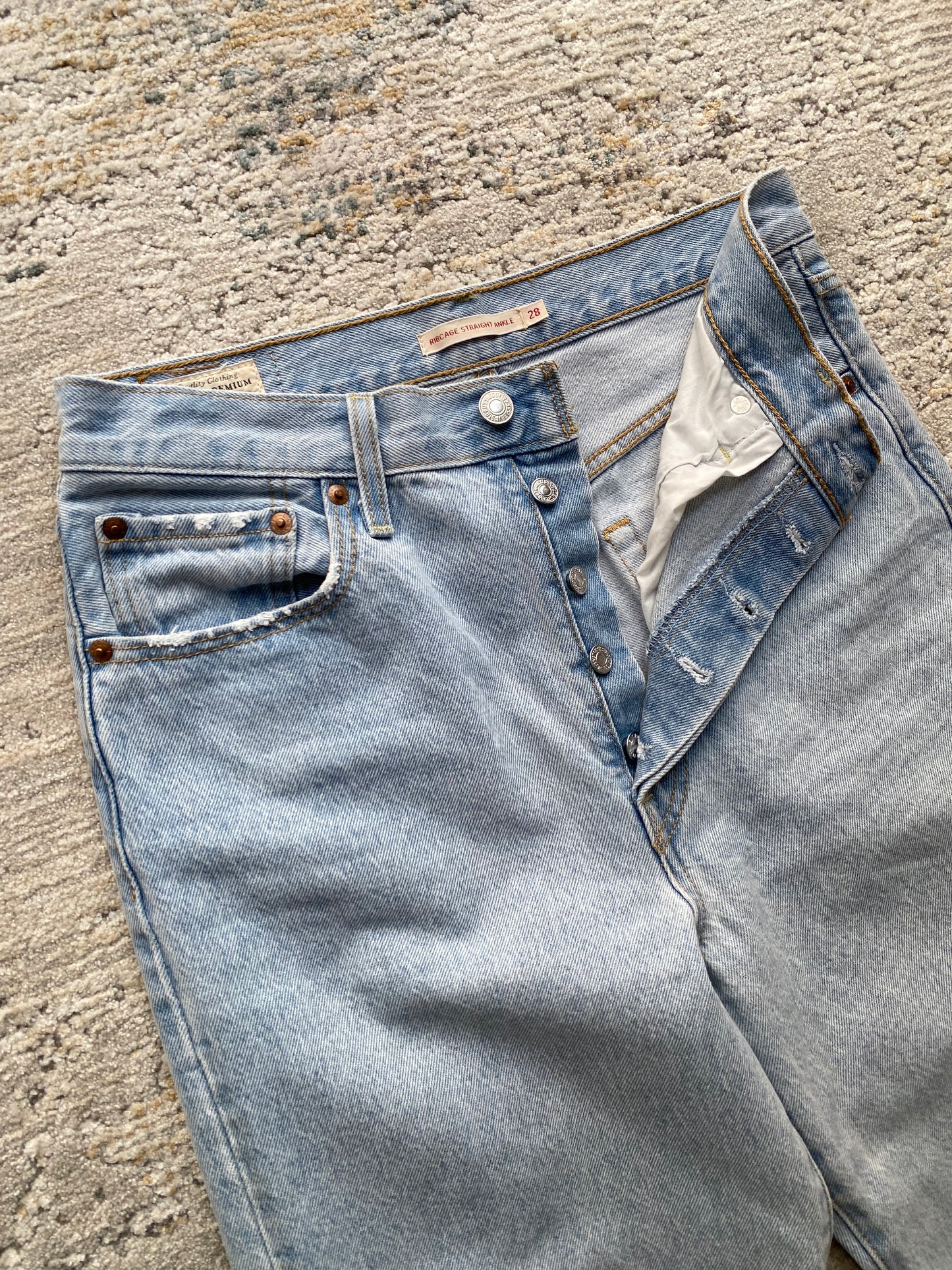 Levi’s 501 Ribcage Jeans