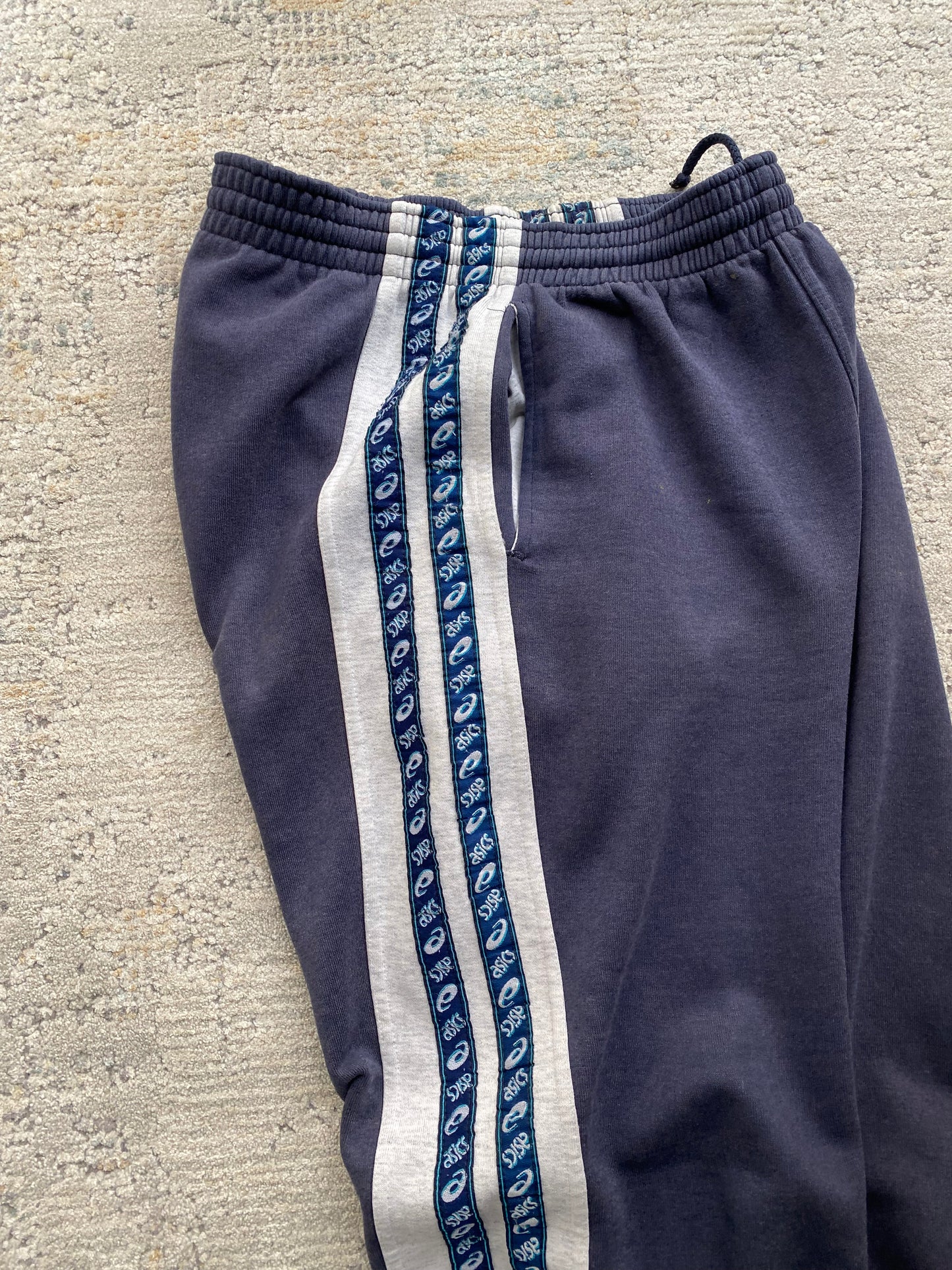 Asics Baggy Joggers (M)
