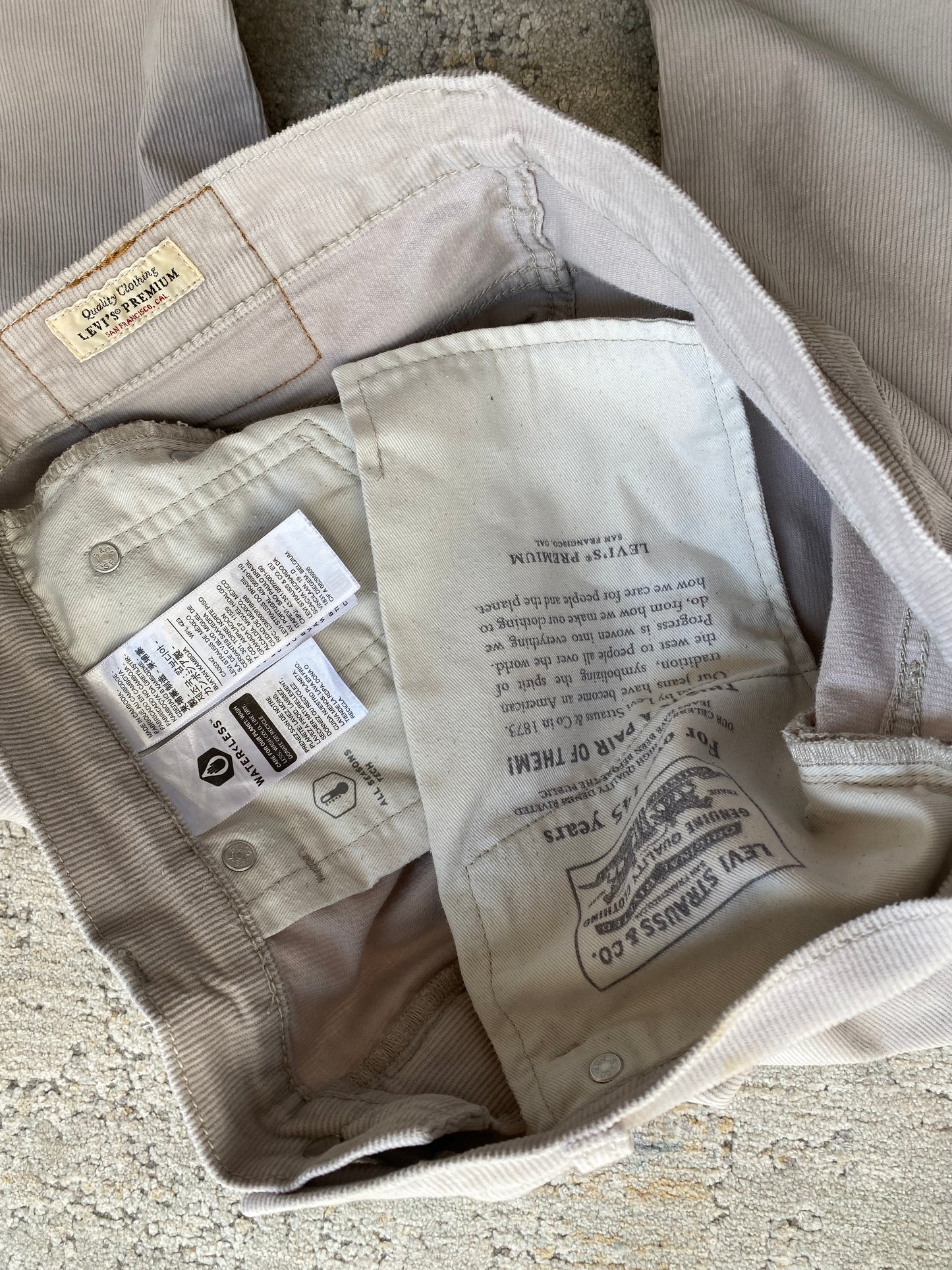 Levi’s 511 Corduroy Pant (W32 L32)