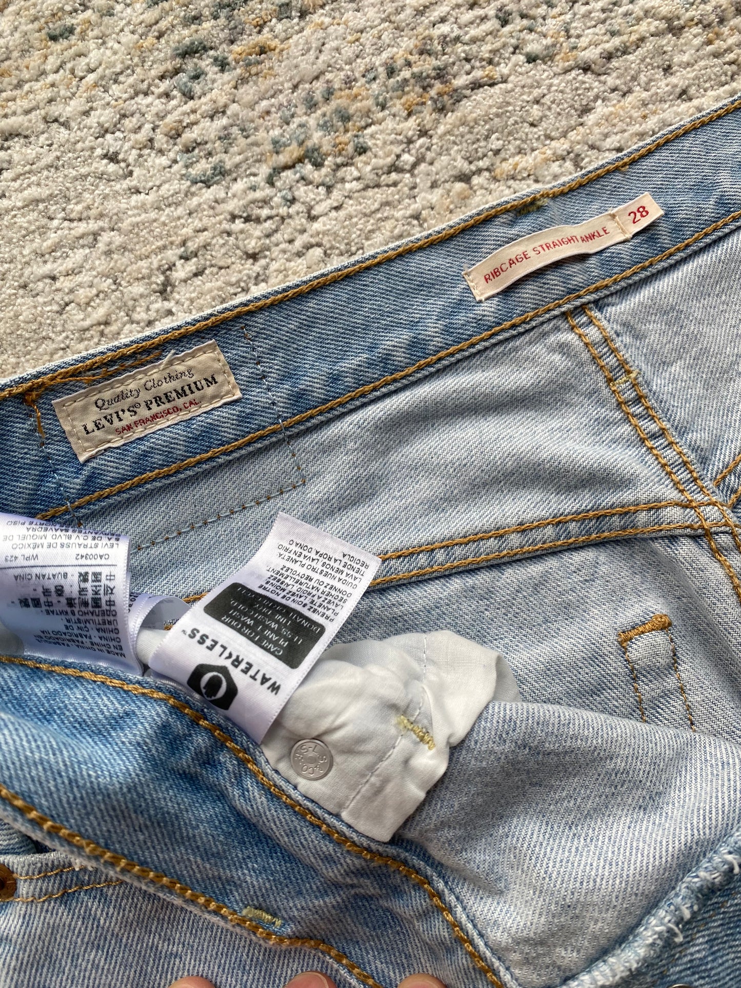 Levi’s 501 Ribcage Jeans