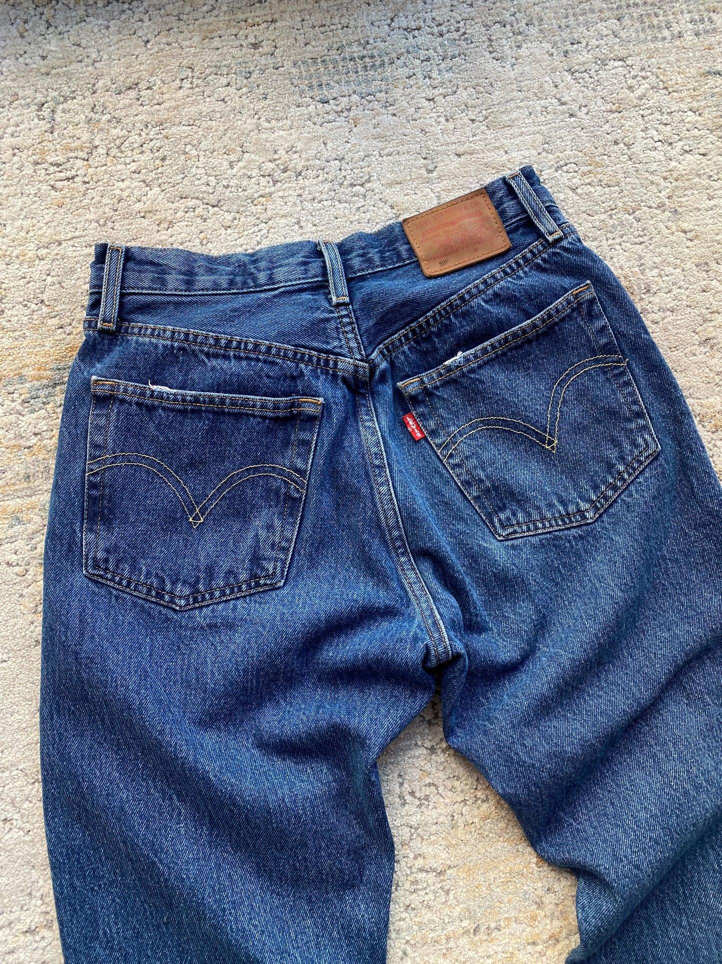 Levi’s 501 Women’s Jeans (W27 L30)