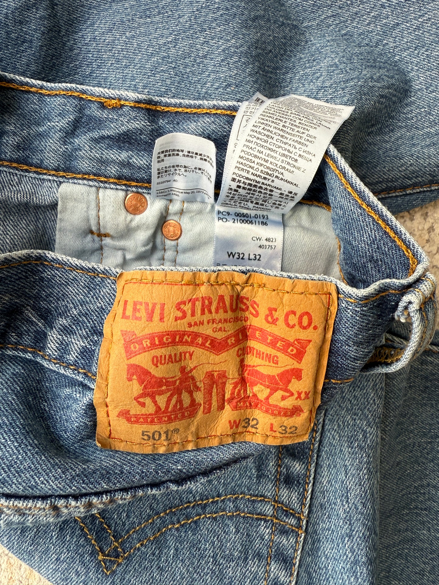 Levi’s 501 Jeans (W32 L32)