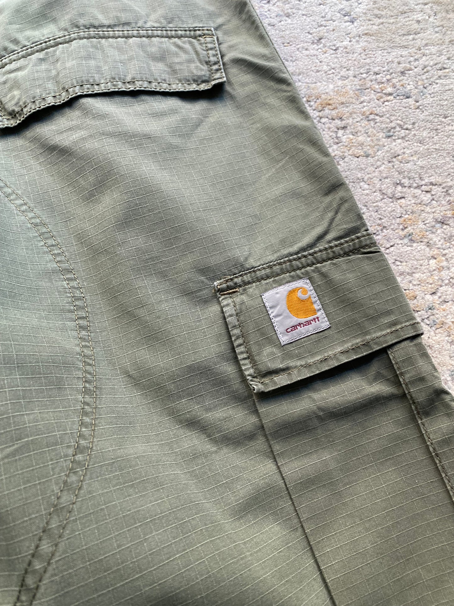 Carhartt Cargo Shorts (W33)