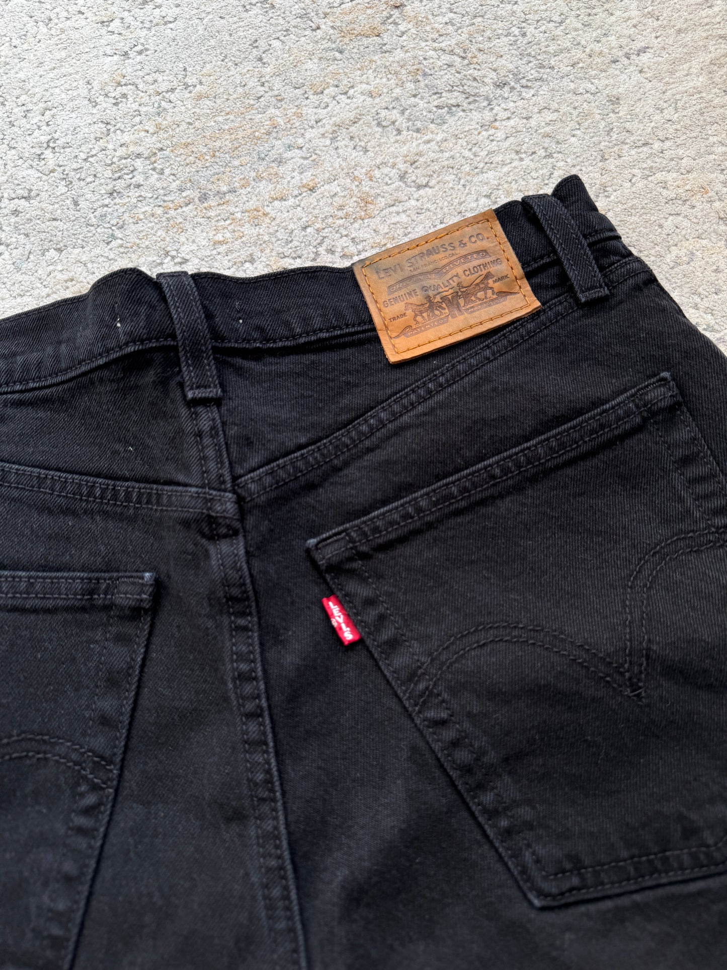 Levi’s 501 Ribcage Shorts (M)
