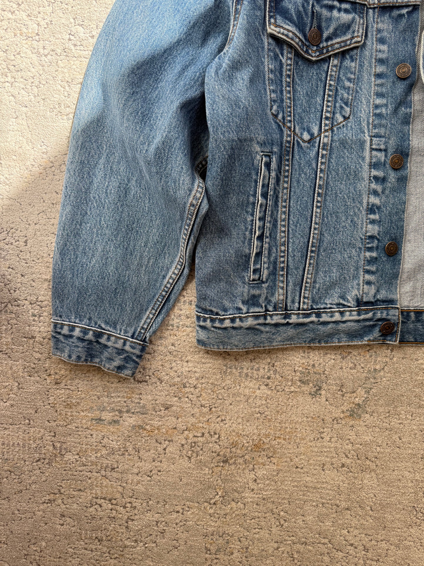 Levi’s Denim Jacket (M)