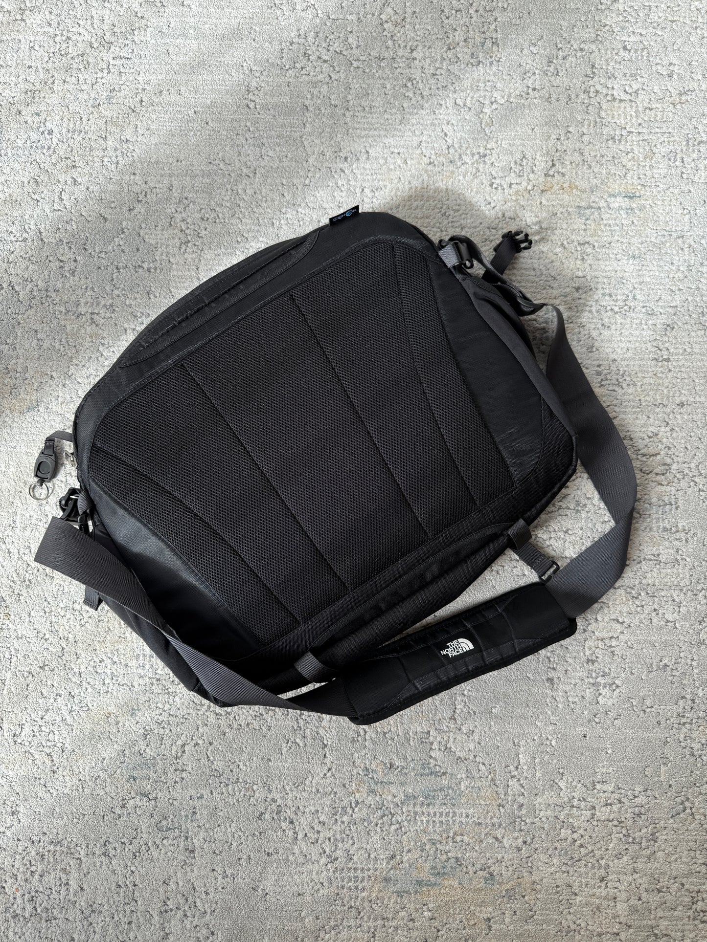 The North Face Offsite Shoulder Bag (OS)
