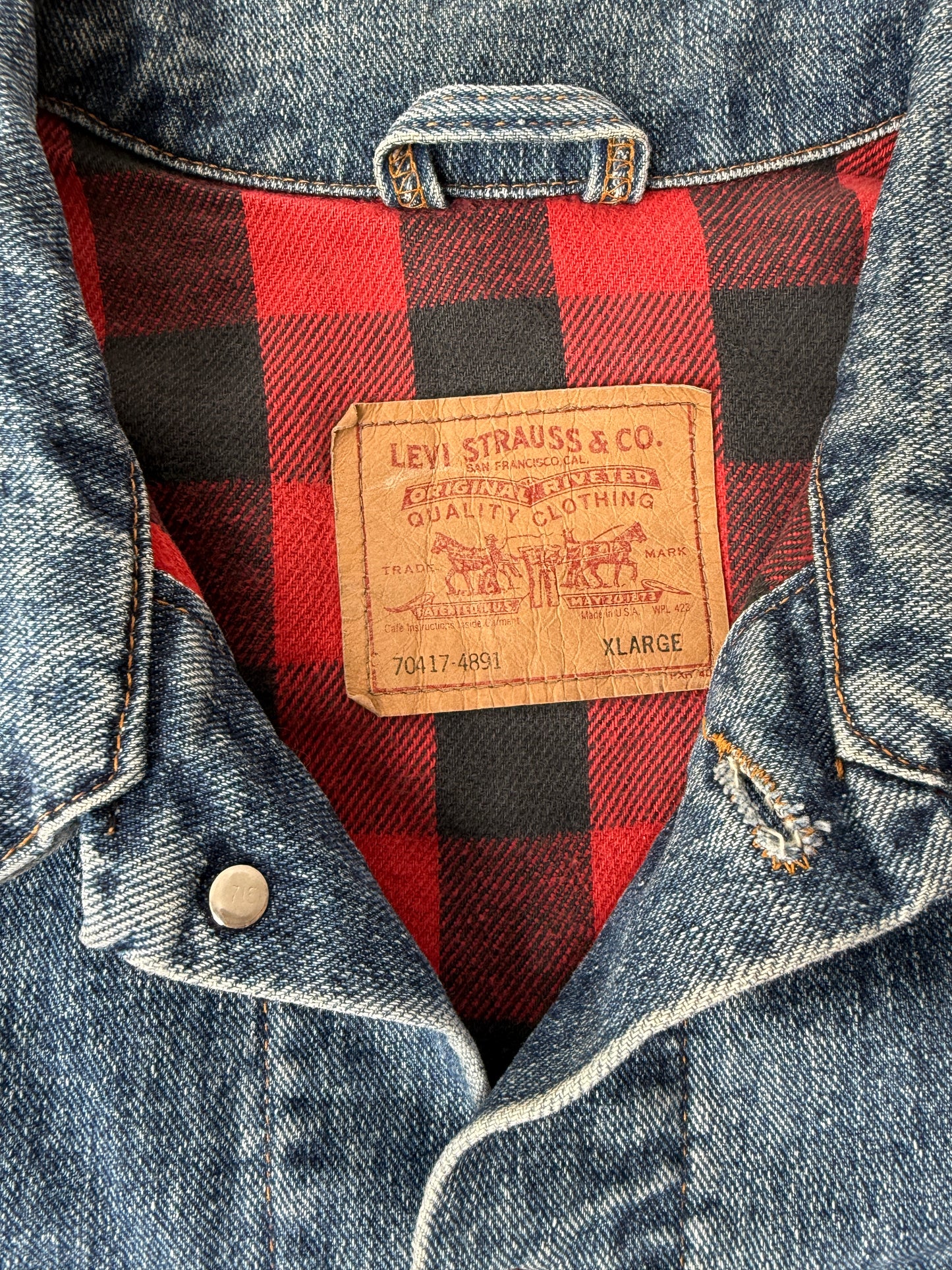 Vintage Levi’s Denim Jacket Made In US (XL)