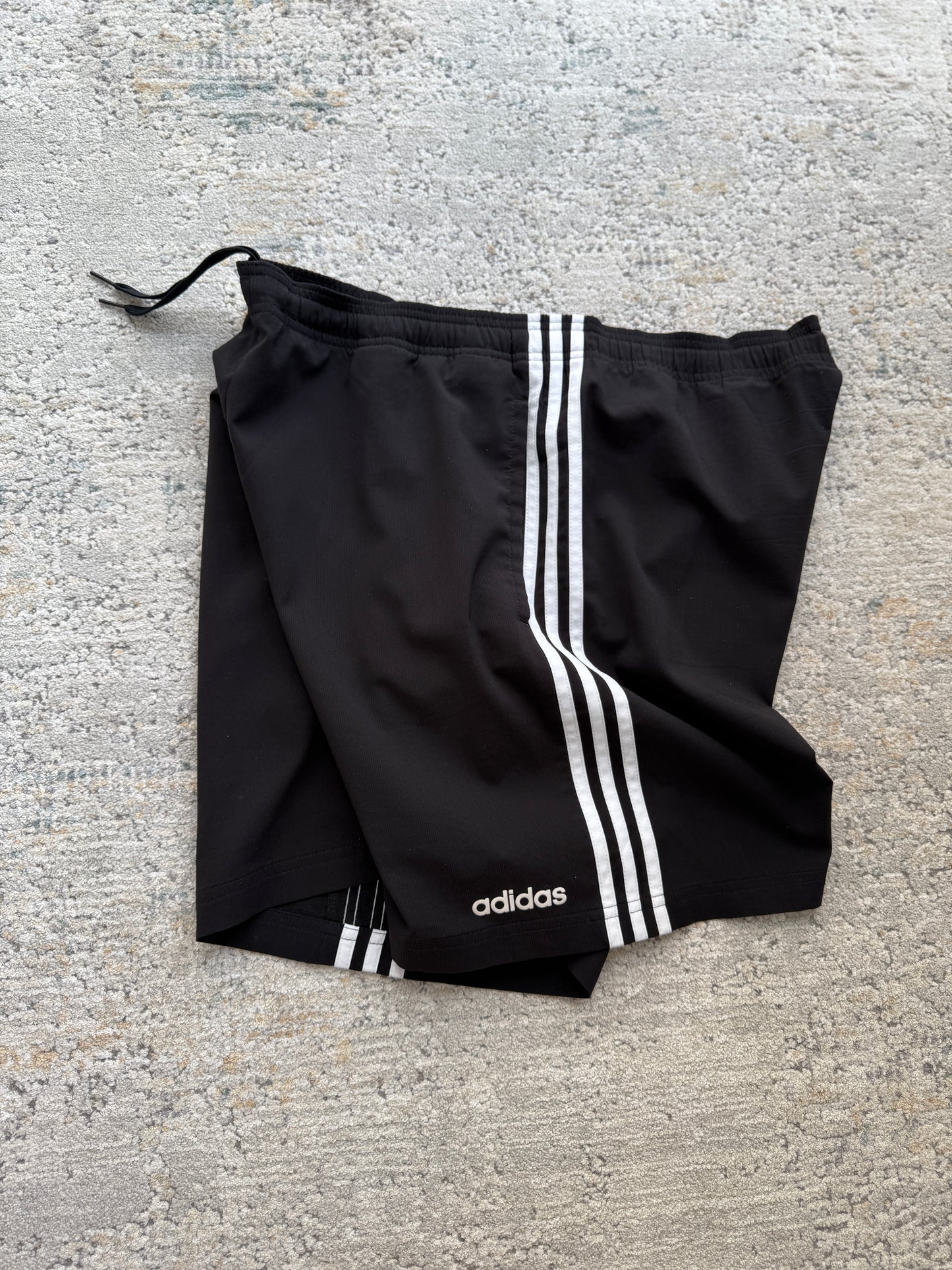 Adidas Shorts (L)