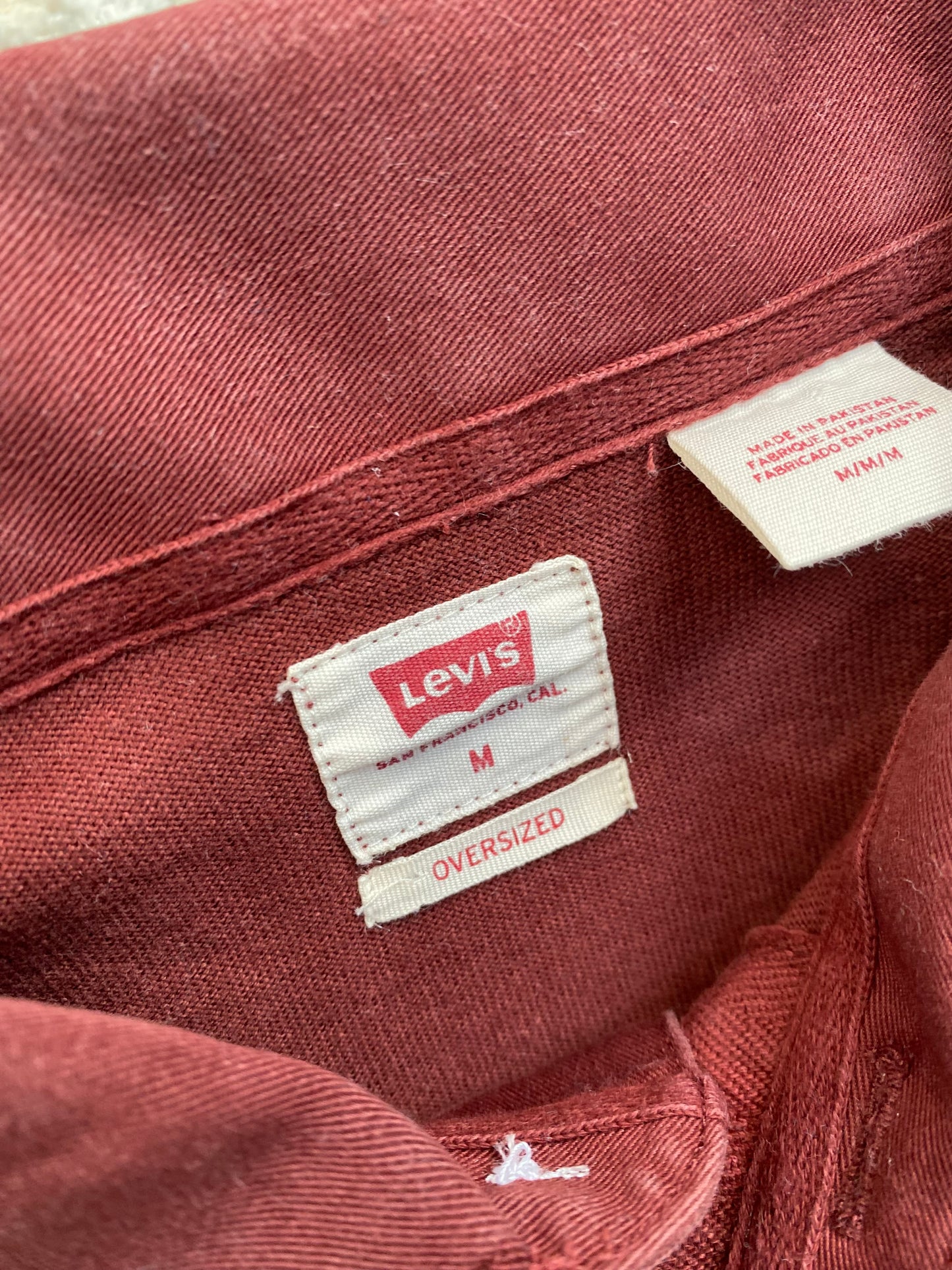 Levi’s Oversized Ls (M)