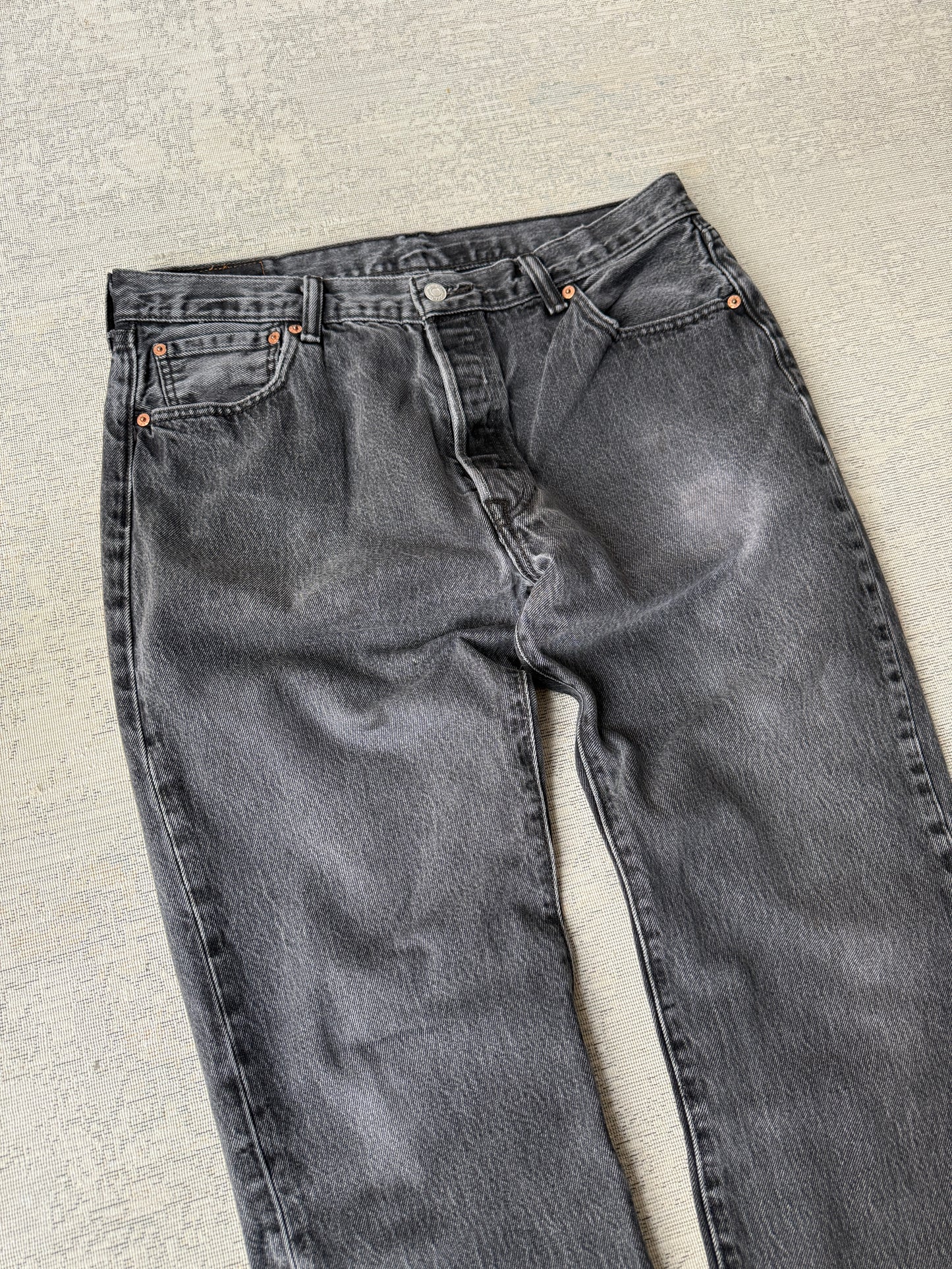 Levi’s 501 Faded Gray Jeans (W36 W30)