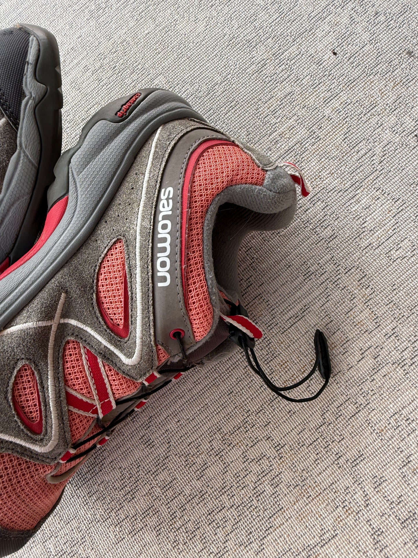 Salomon Outdoor Trail Shoes (Women’s 38 2/3)