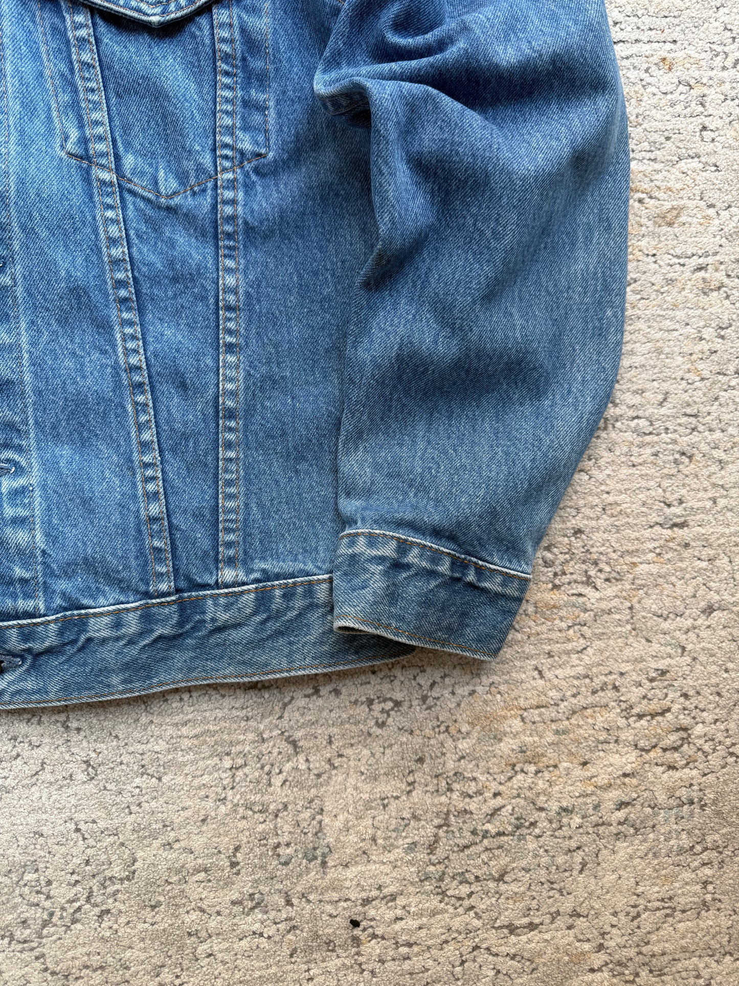 Levi’s Denim Jacket (M)