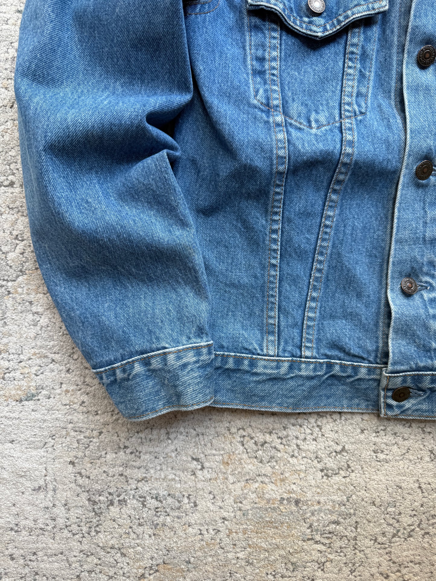 Levi’s Denim Jacket (M)