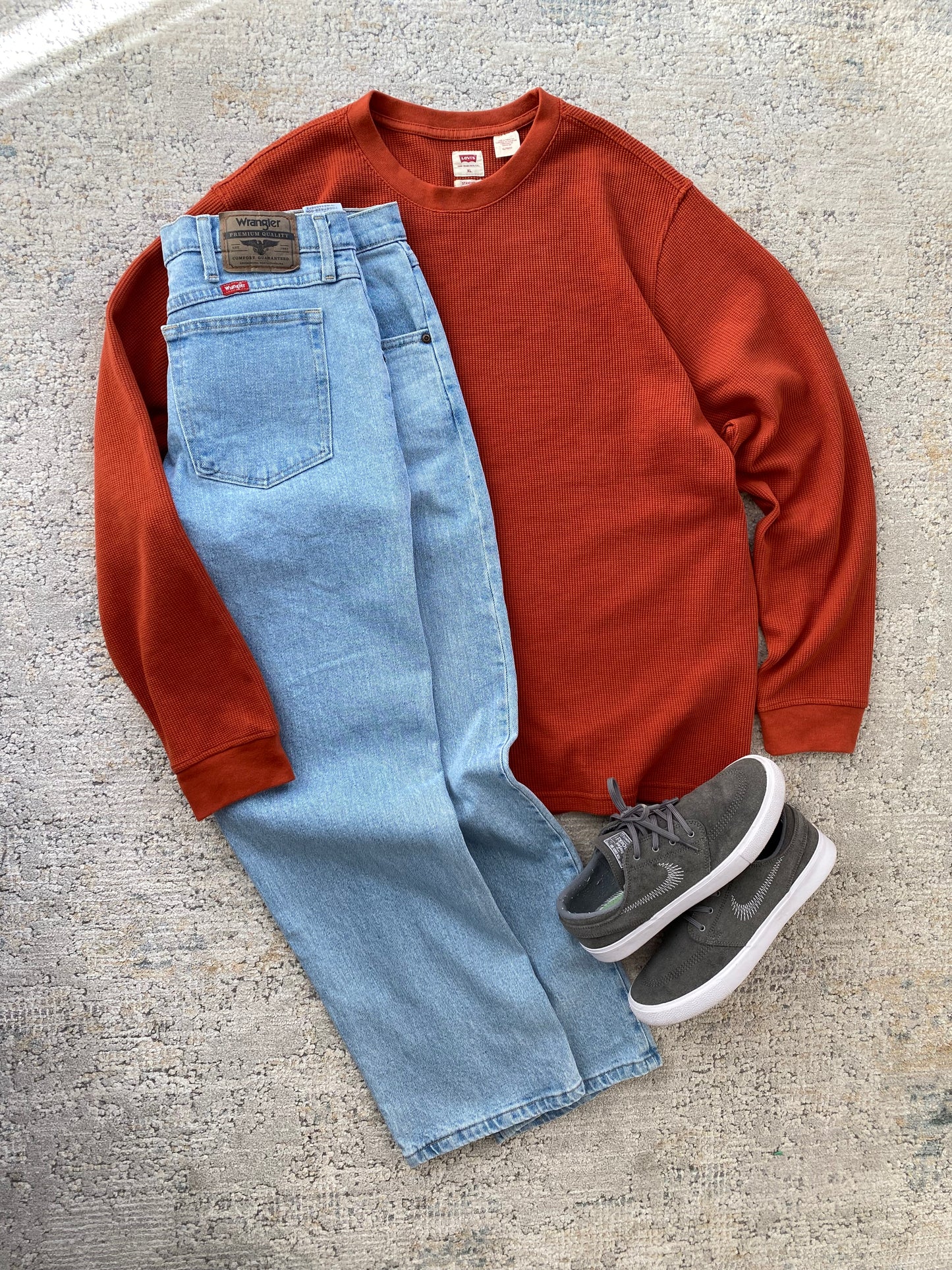 Levi’s Classic Sweater (XL)