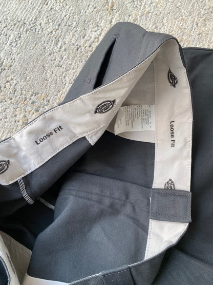 Dickies Loose Fit Shorts (W38)