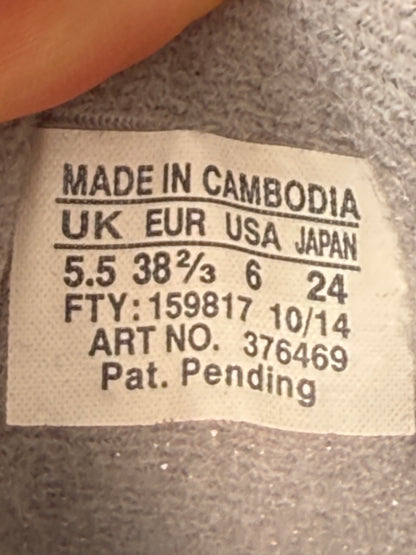 Salomon Outdoor Trail Shoes (Women’s 38 2/3)