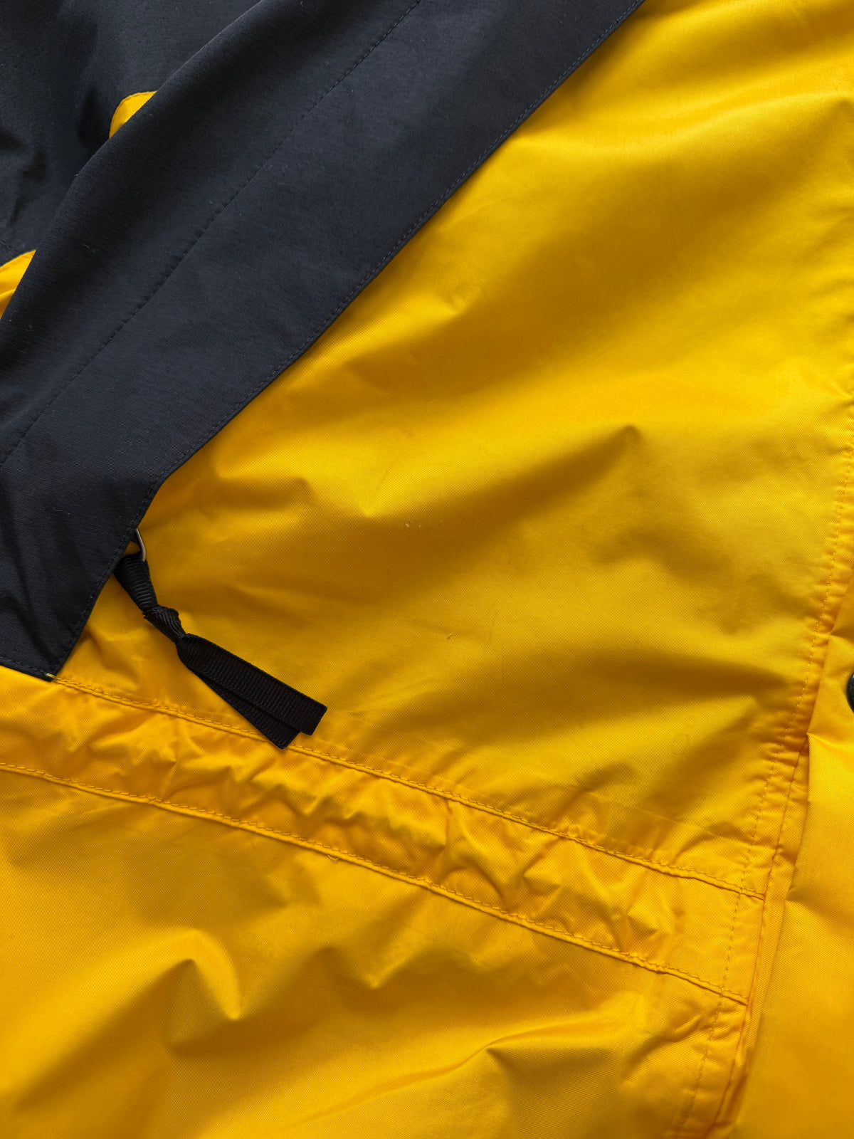 Vintage 90s The North Face Mountain Light GORE-TEX Jacket – Yellow/Black (L)