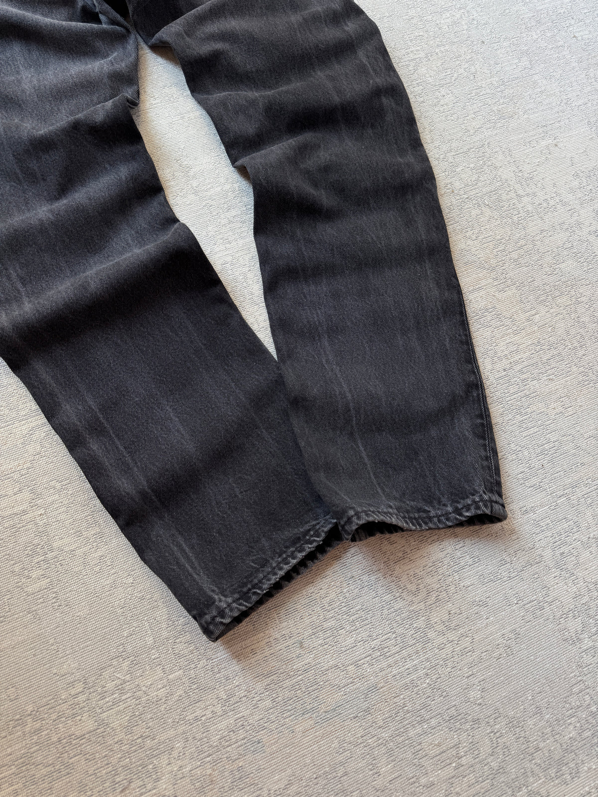 Levi’s 501 Black Fadded Jeans (W33 L32)