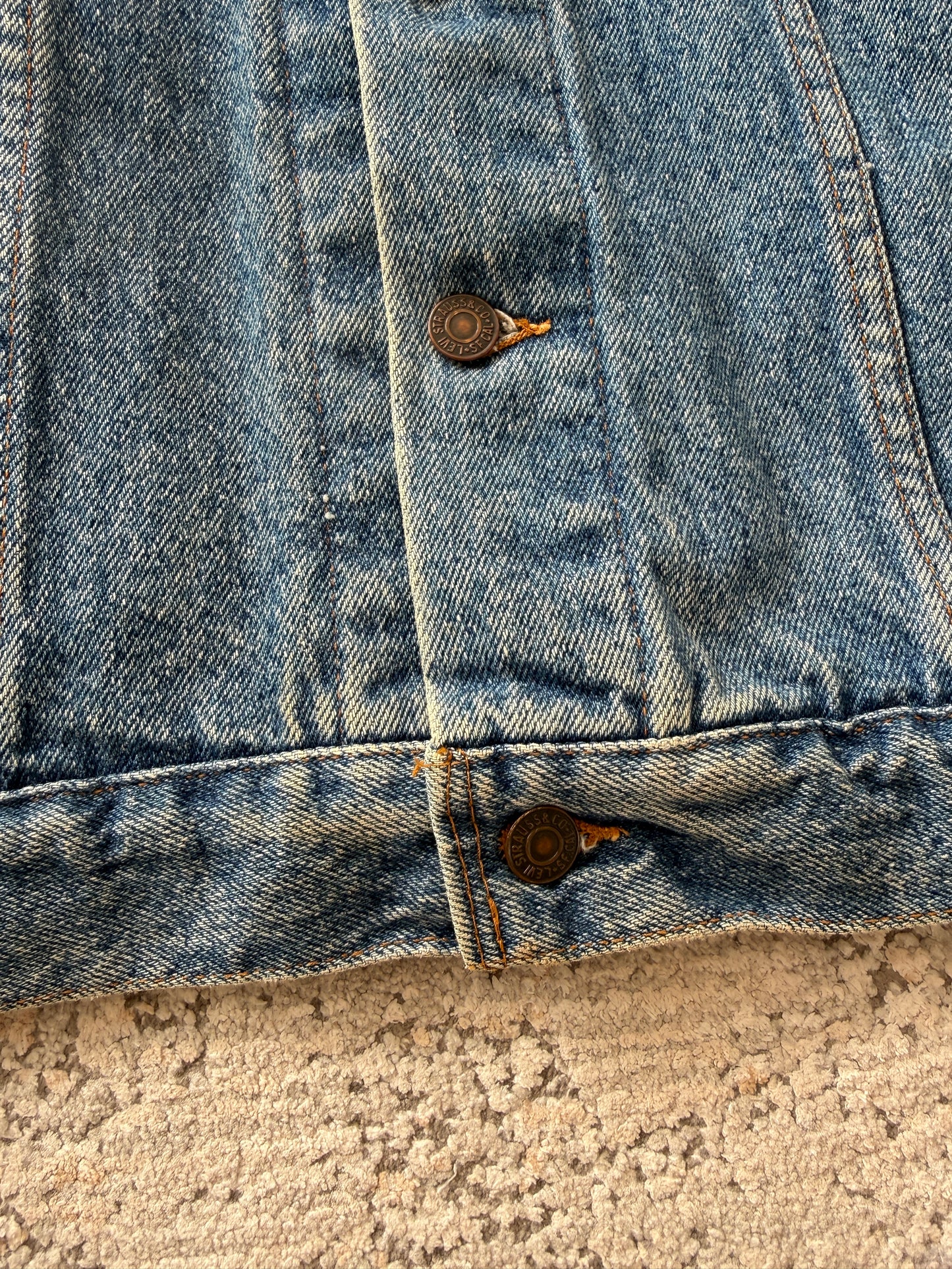 Levi’s Vintage 00’s Denim Jacket Made In US (L)
