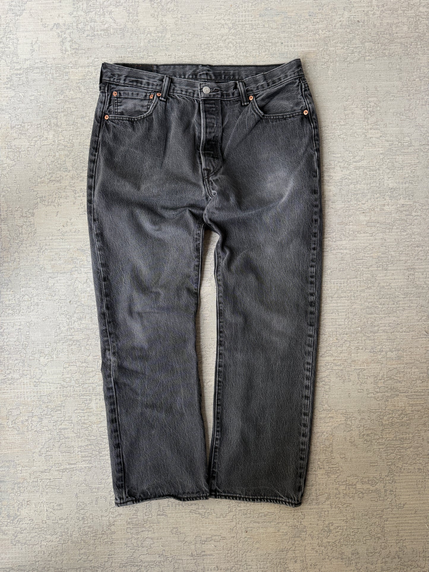 Levi’s 501 Faded Gray Jeans (W36 W30)