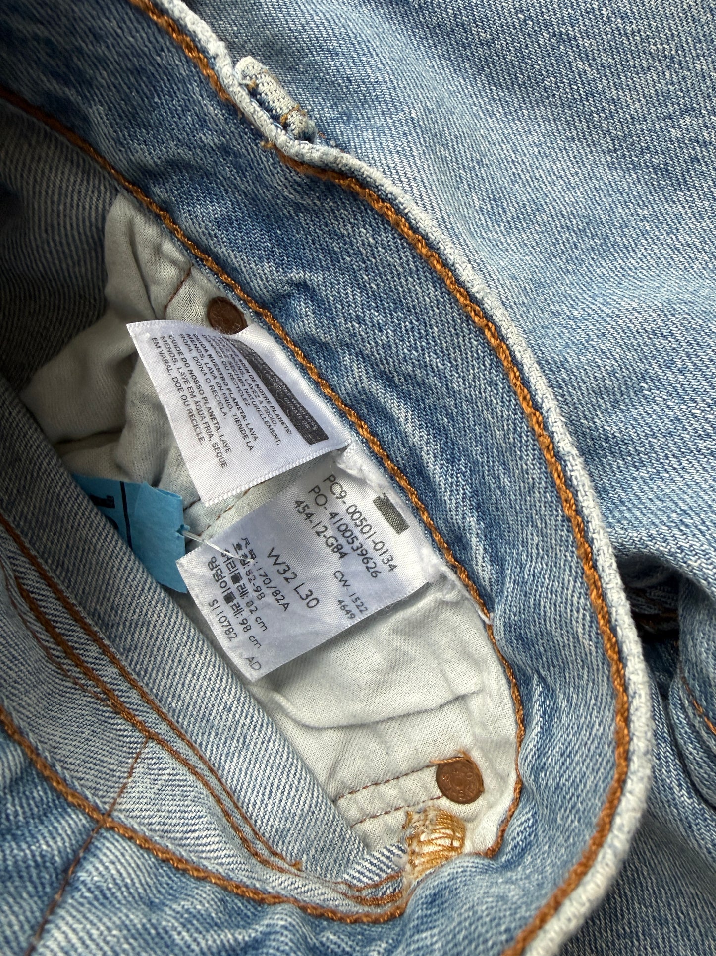 Levi’s 501 Washed Blue Jeans (W32 L30)