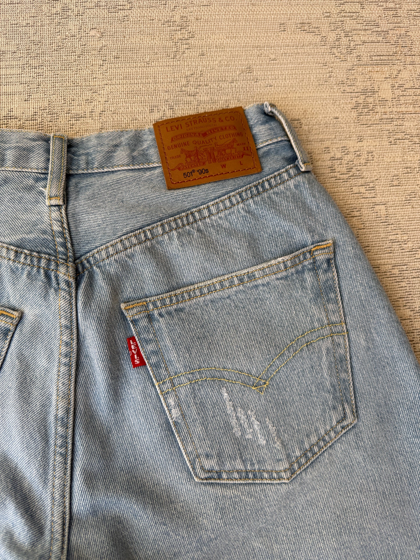 Levi’s 501 90’s Retro Style Shorts (Women’s S)