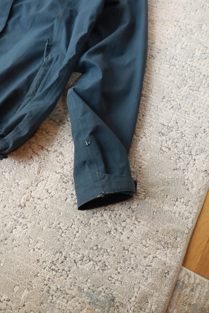 The North Face Dryvent Jacket (Women’s M)