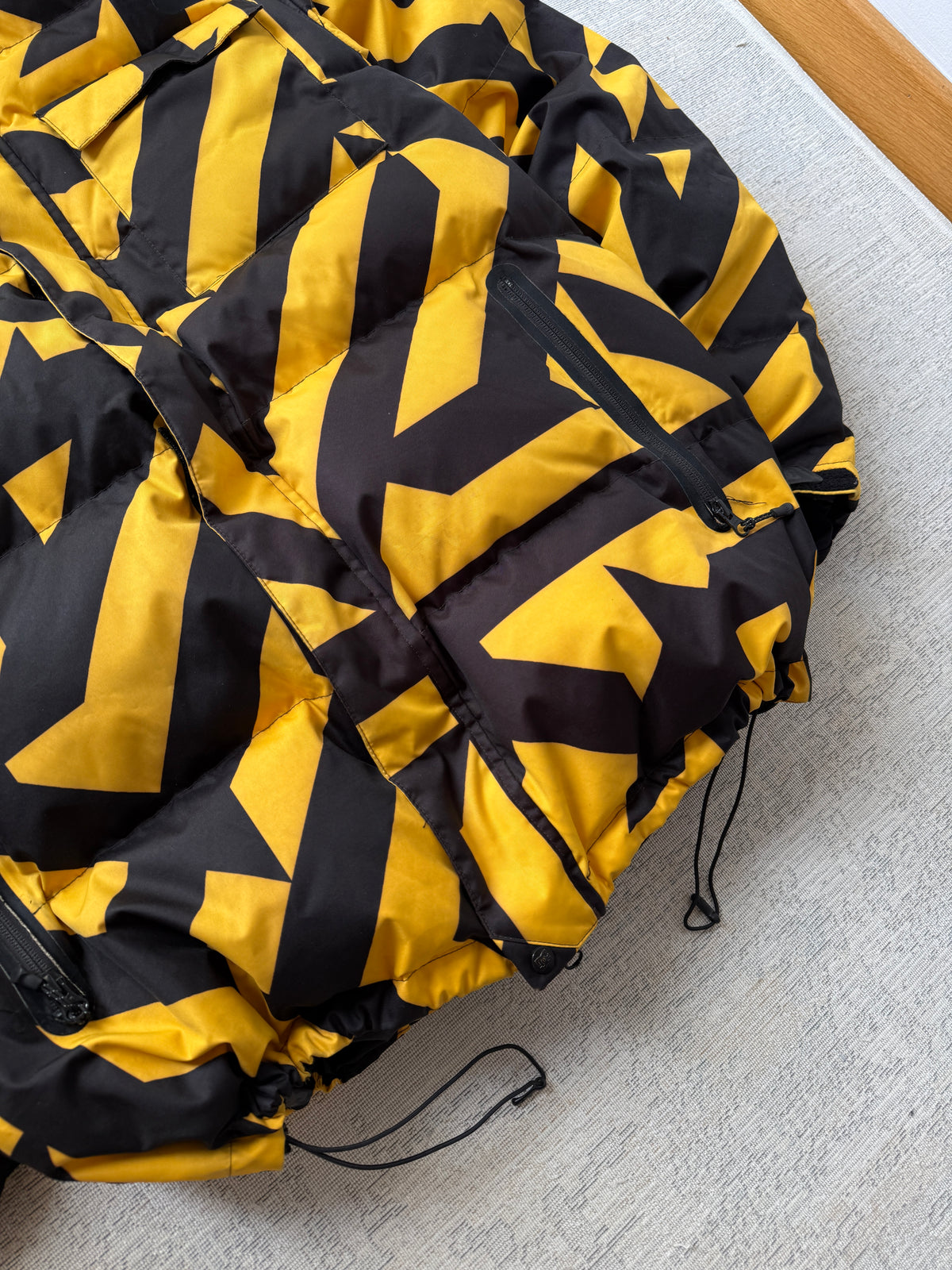 DC x Peter Saville 2009 Artist Projects Snowboard Jacket (L)