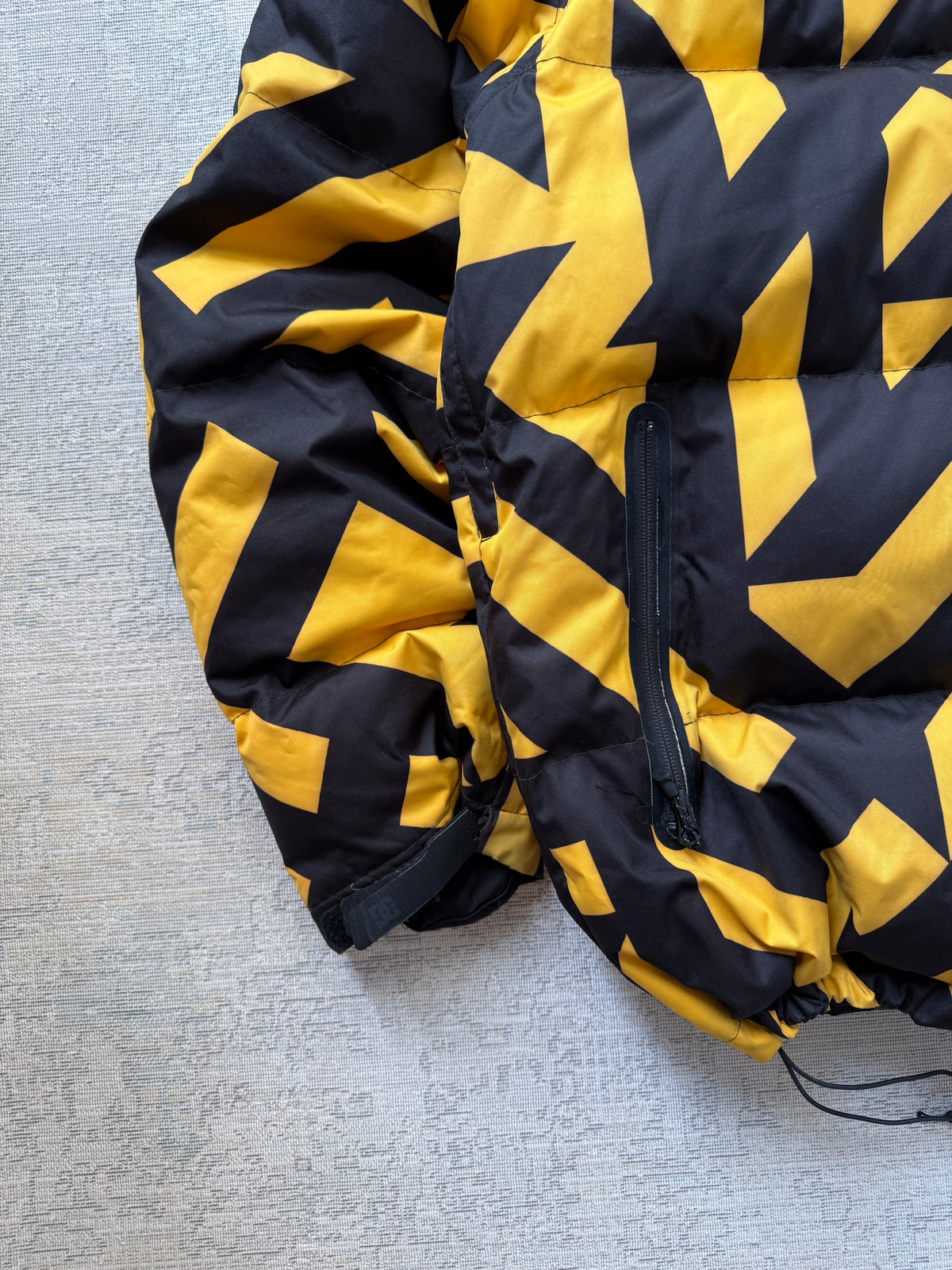 DC x Peter Saville 2009 Artist Projects Snowboard Jacket (L)