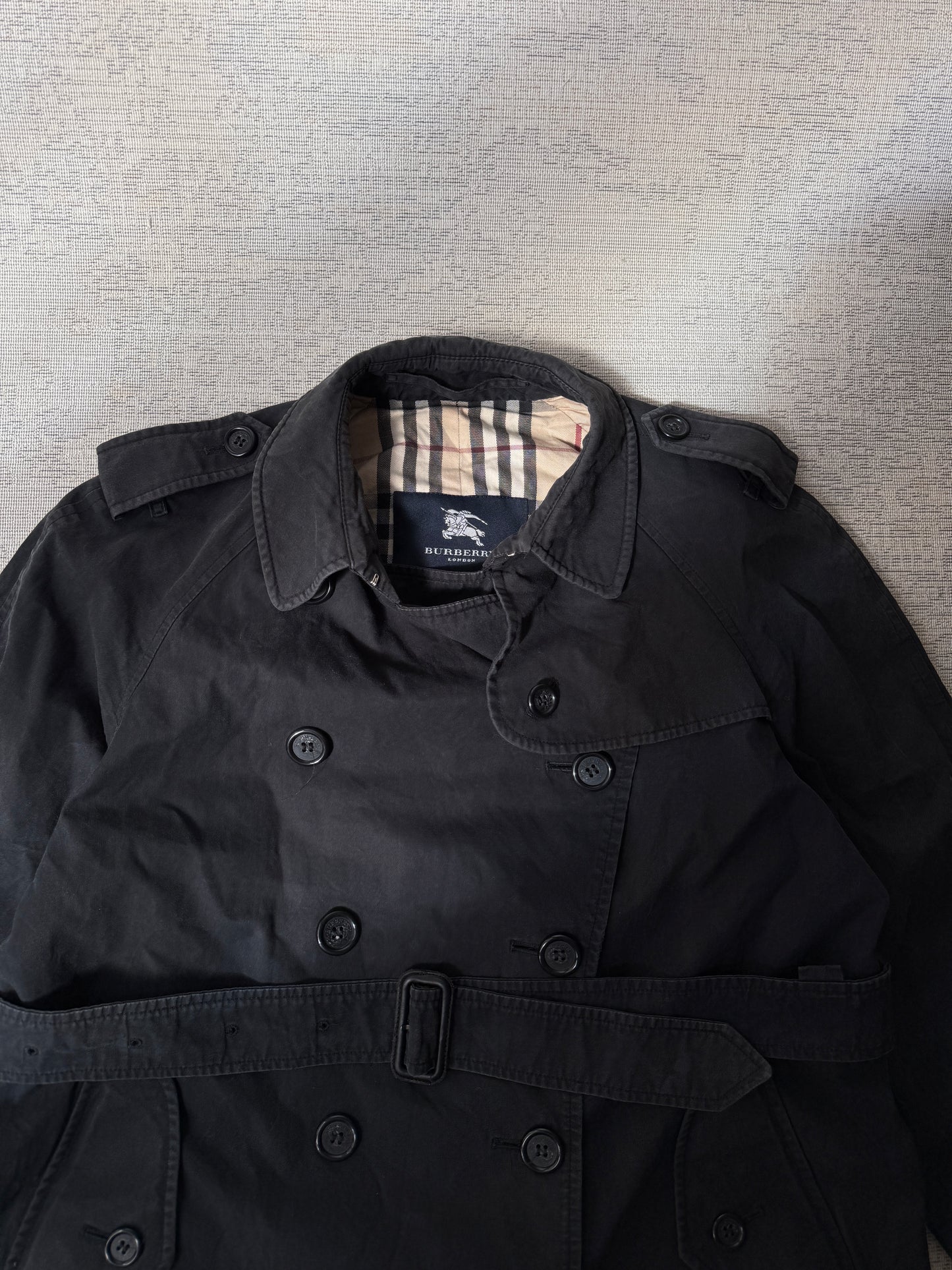 Burberry Vintage Classic Trench Coat – Nova Check Lining (Made in England)-(Women’s M)