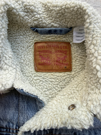 Levi’s Sherpa Trucker Denim Jacket – Light Wash (M)