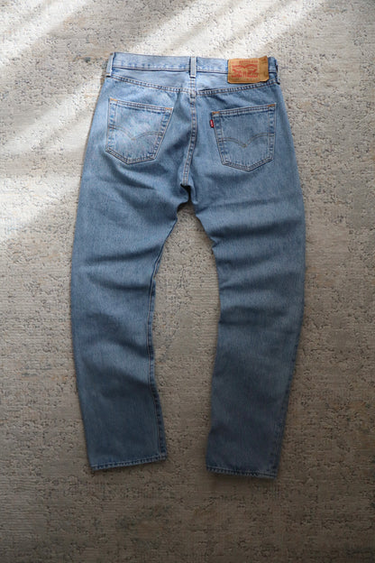 Levi’s 501 Washed Blue Jeans (W30 L30)