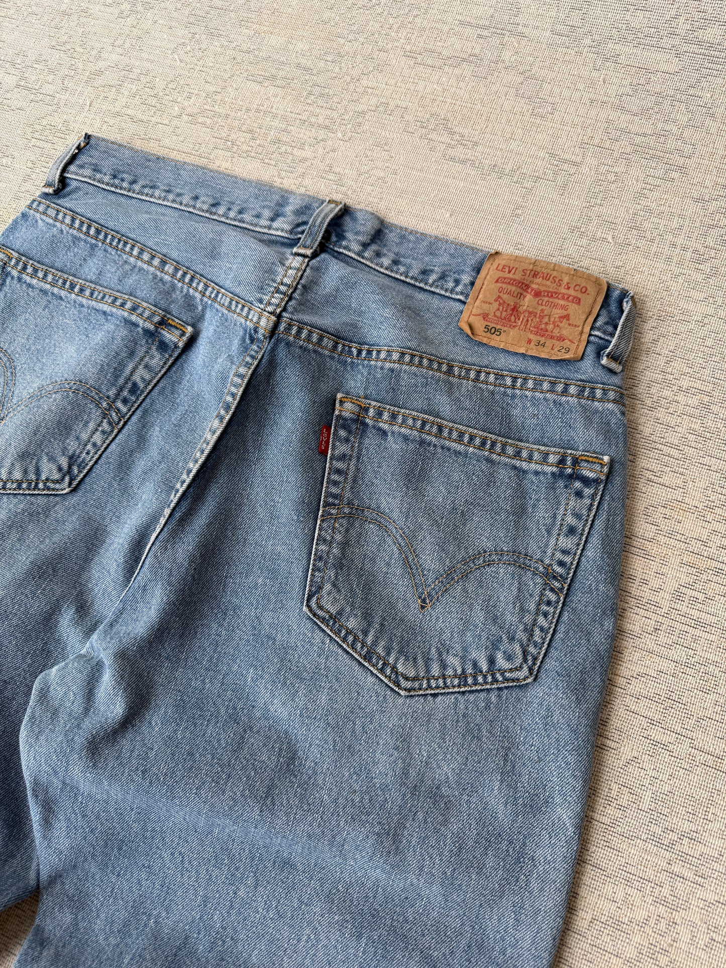 Levi’s 505 Regular Fit Jeans (W34 L29)