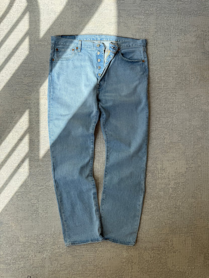 Levi’s 501 Washed Blue Jeans (W34 L30)