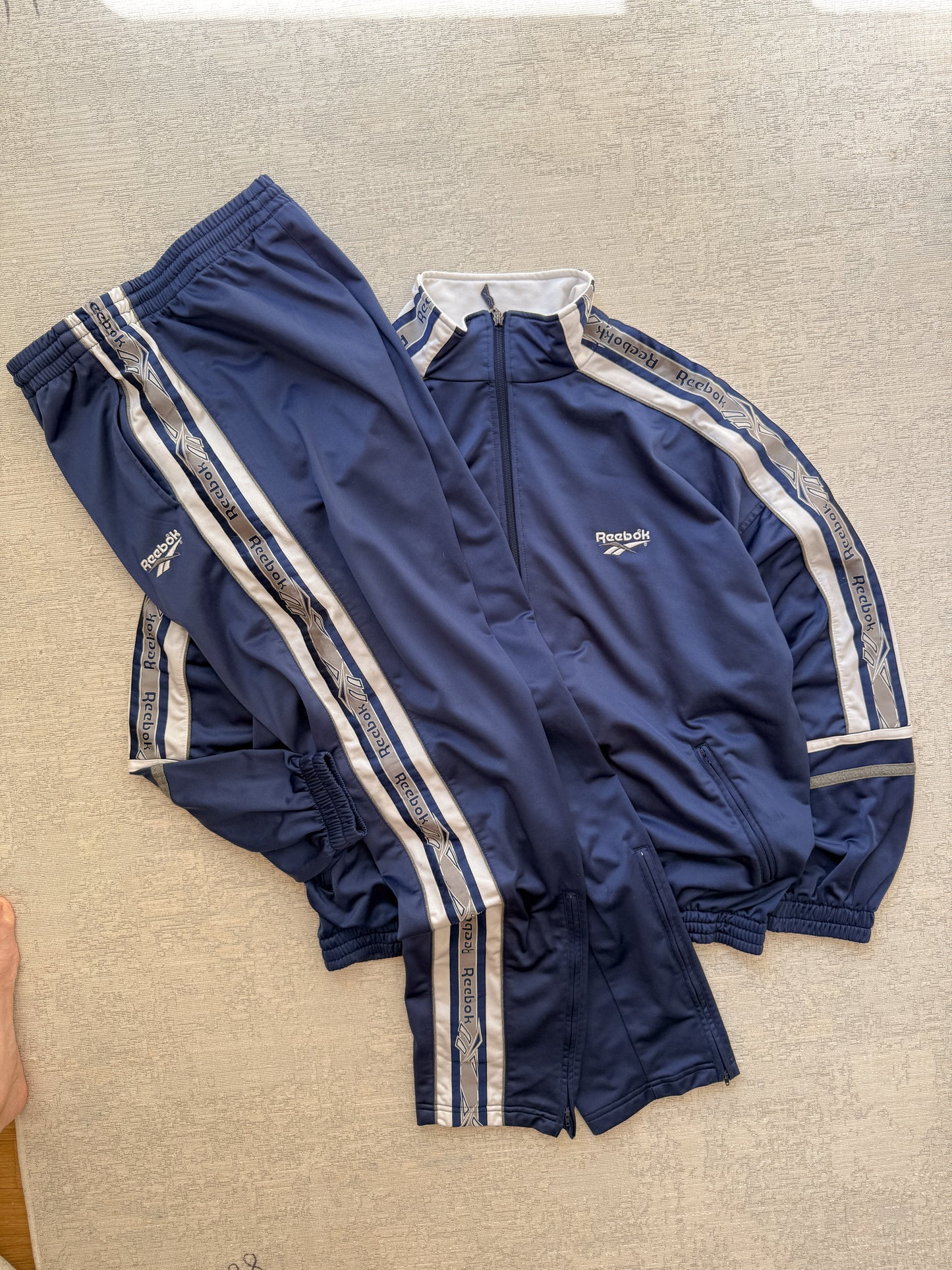 Reebok Retro Style Tracksuit (L/XL)