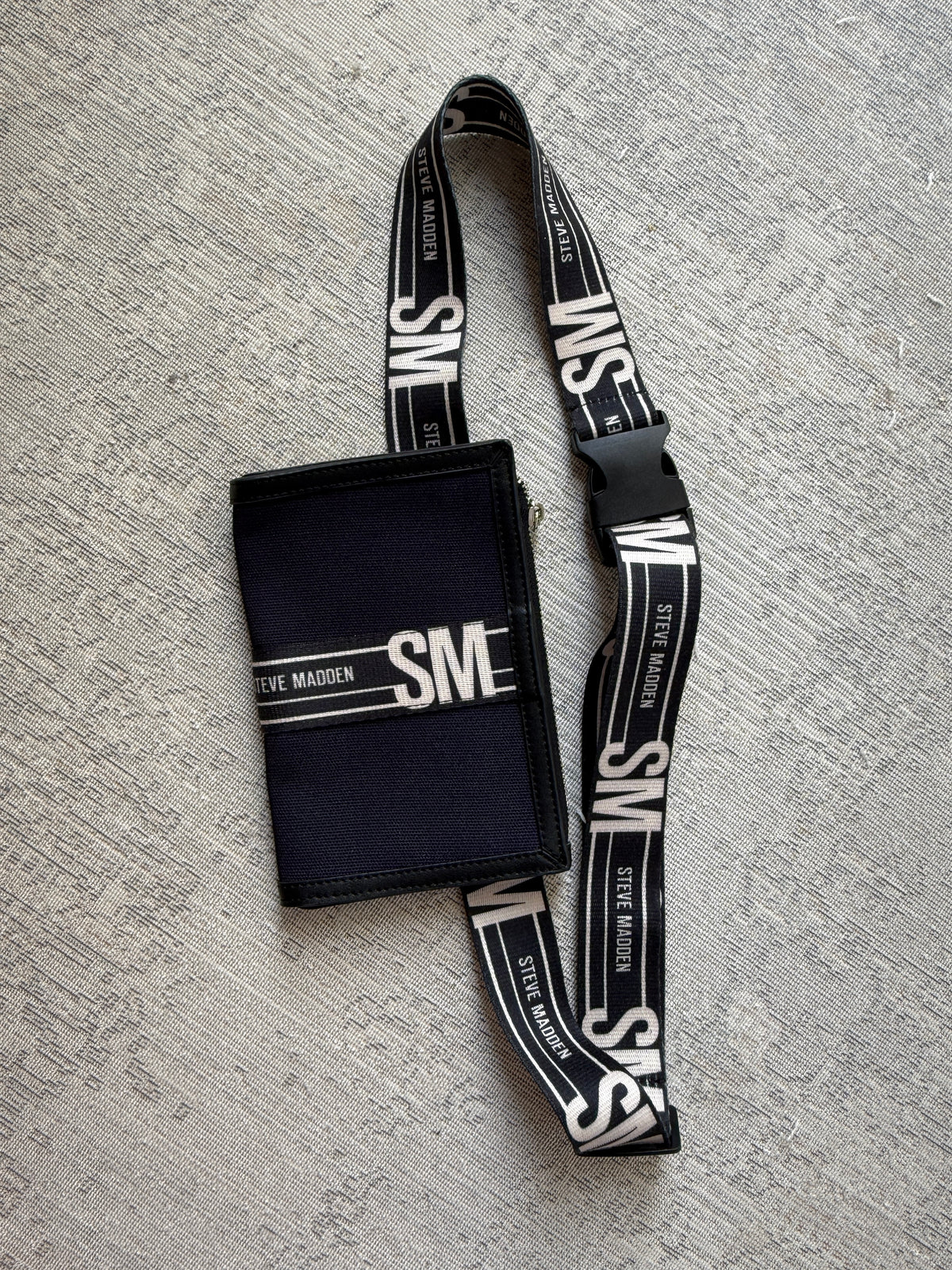 Steve Madden Logo Lanyard Pouch Wallet