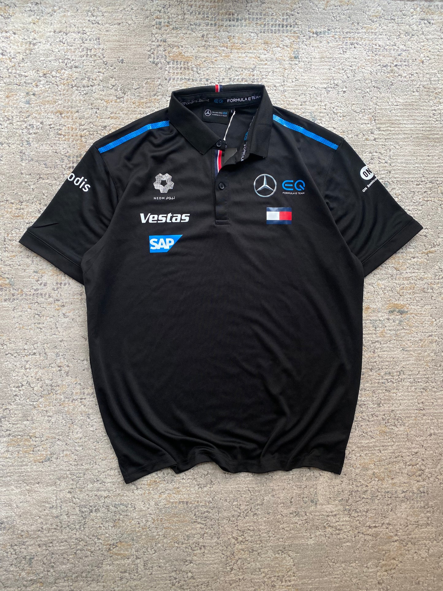 Mercedez-Benz Formula E Team (L)