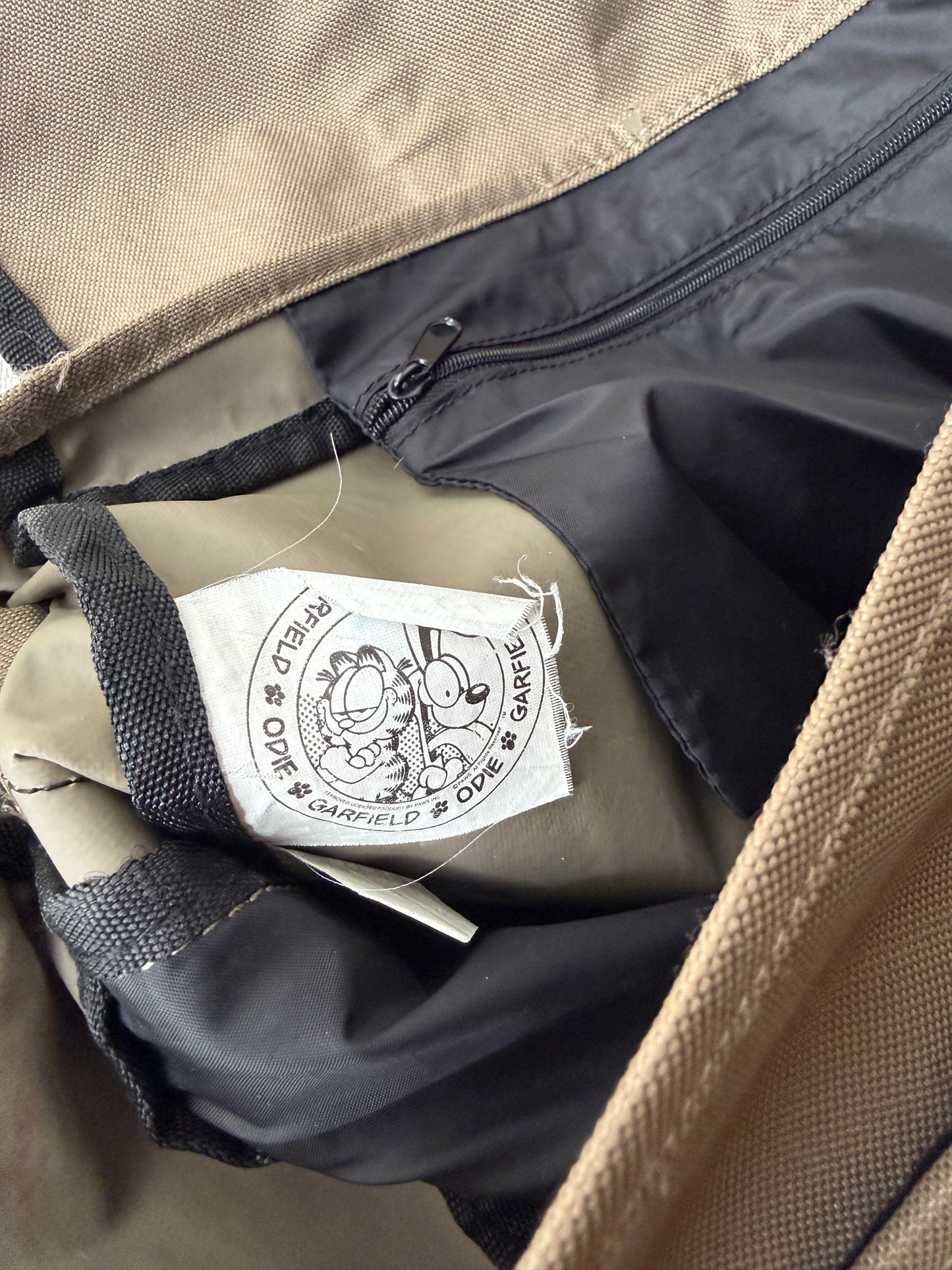 The Garfield Shoulder Bag (OneSize)