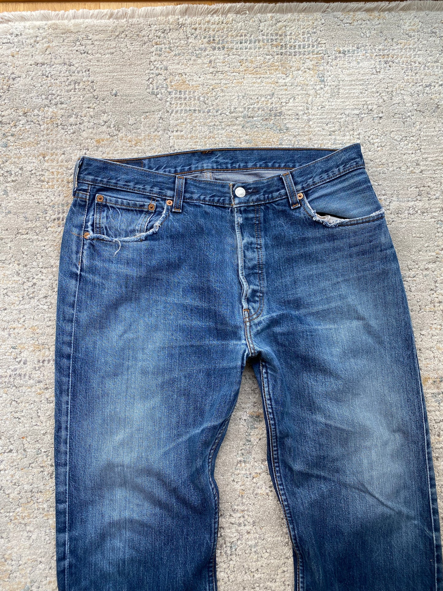 Levi’s 501 Regular Fit Vintage Jeans (W36 W30)