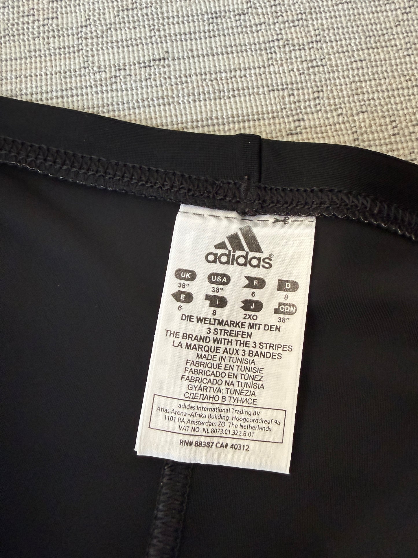 Adidas Biker Shorts (M)