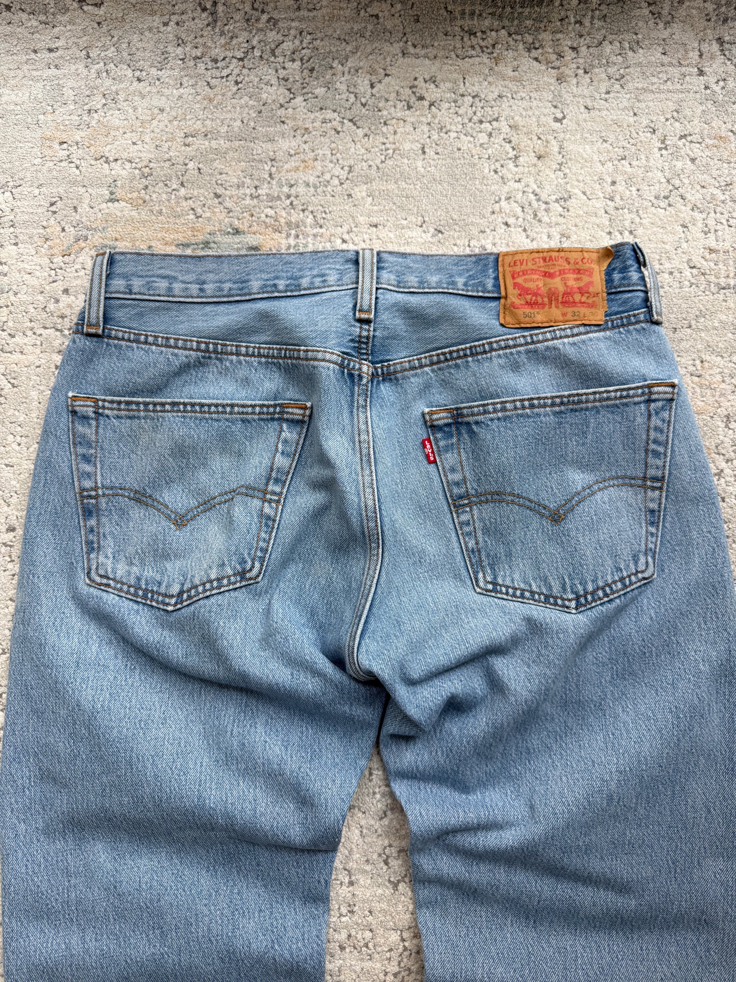 Levi’s 501 Washed Blue Jeans (W32 L30)