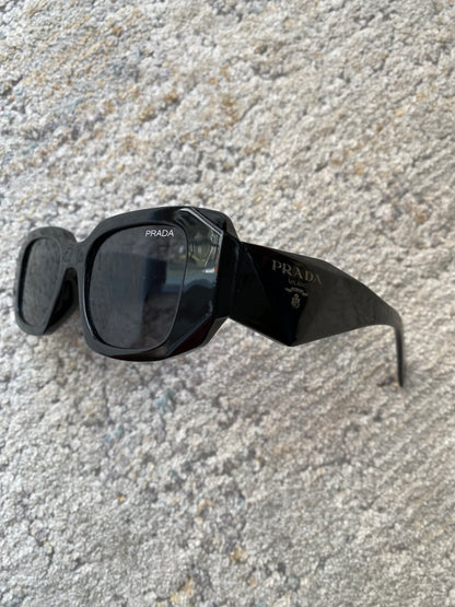 Prada Milano Vintage 00’s Sunglasses