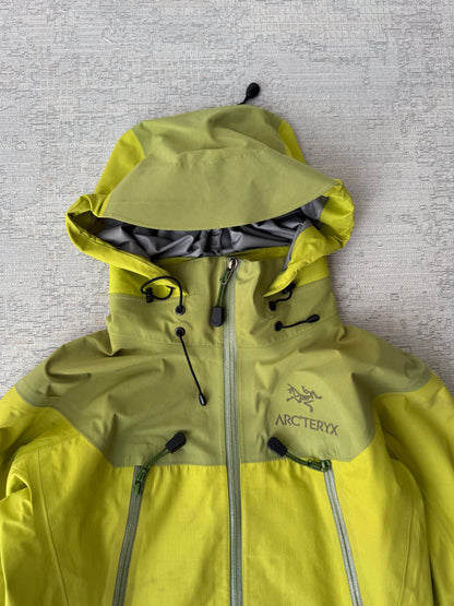 Arc’teryx Gore-Tex XCR Jacket (Women’s XS)