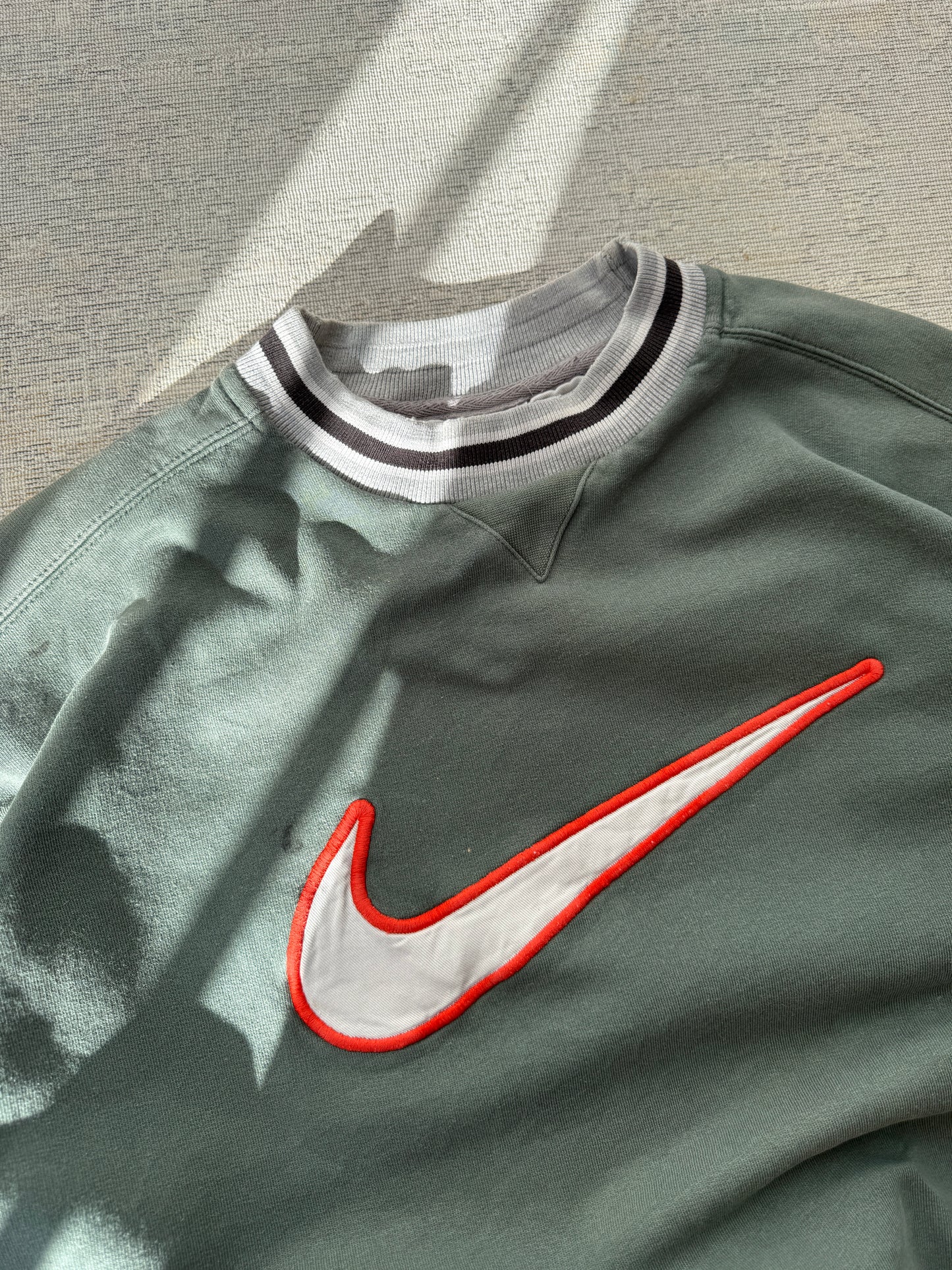 Nike 2000’s Vintage Sweater (L)