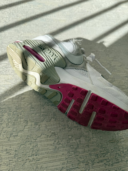 Nike Air Max Excee (Women’s 40)